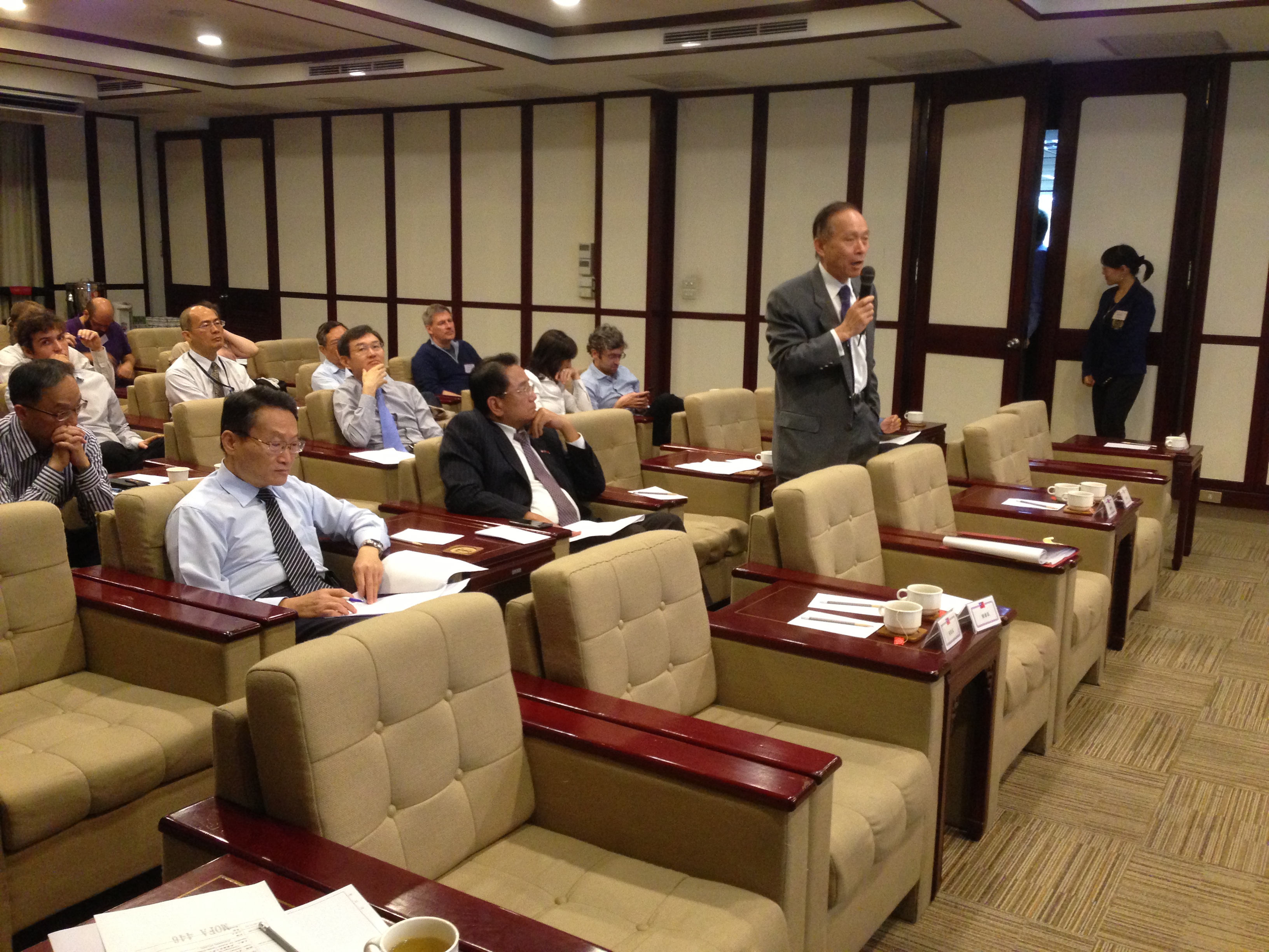 2013.10.30 Presentations of MOFA Taiwan Fellowship Scholars:picture11